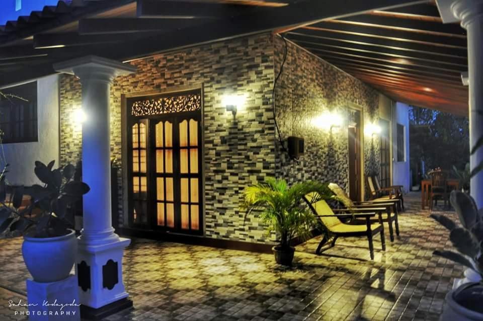 Deutsche Villa Hikkaduwa Exteriör bild